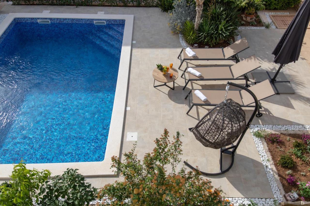 Villa Sun Garden - 4 Star Villa With Heated Swimming Pool, Quiet Bay, Bbq, 50M From The Sea มิลนา ภายนอก รูปภาพ